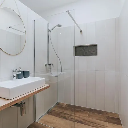Haus In Novigrad Mit Privatem Pool Karpinjan