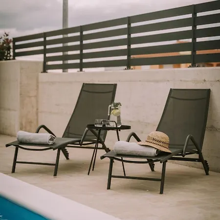 Haus In Novigrad Mit Privatem Pool * Karpinjan