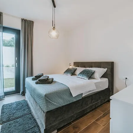 Haus In Novigrad Mit Privatem Pool *